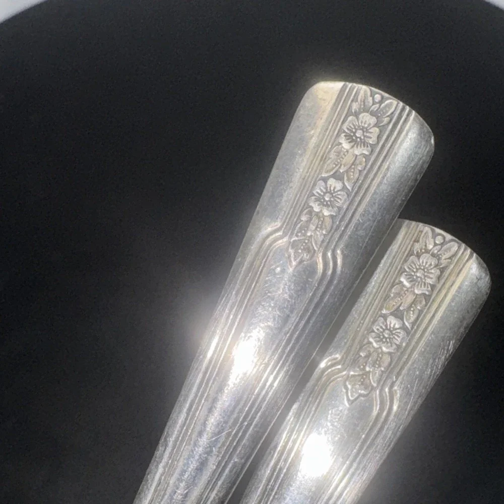 Wm A Rogers A1 Plus Oneida Ltd (VTG 1936) Silverware.